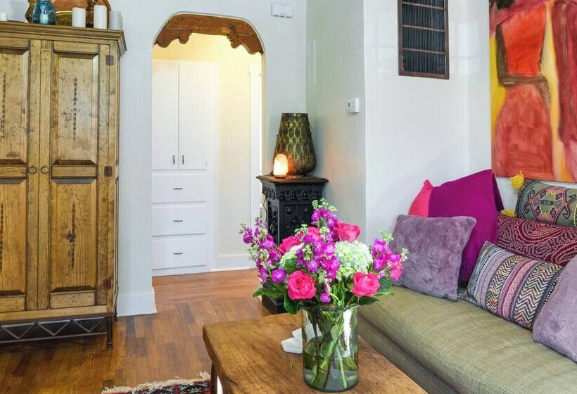 Cozy Adobe Casita: 1 Mile To Santa Fe Plaza!