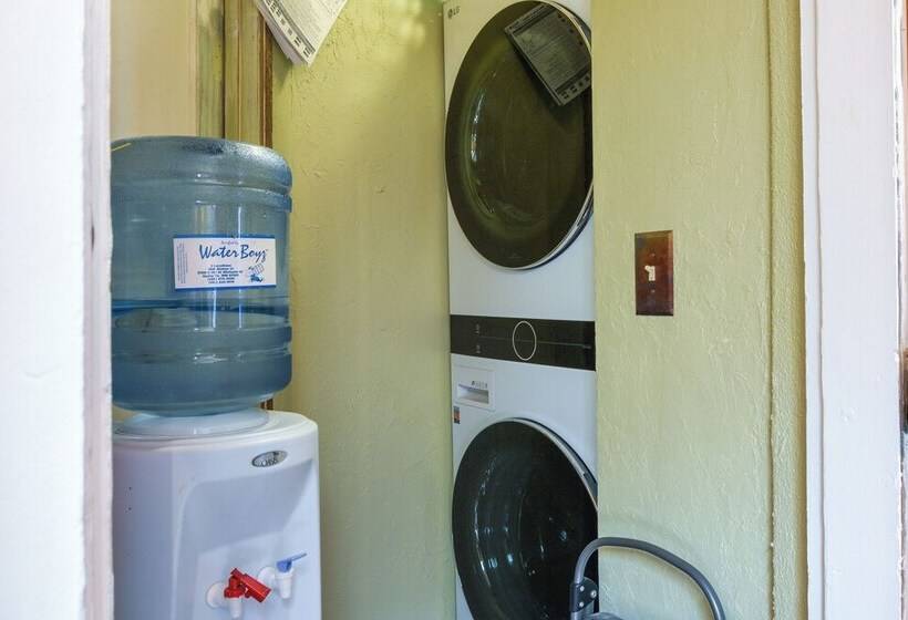 Cozy Adobe Casita: 1 Mile To Santa Fe Plaza!