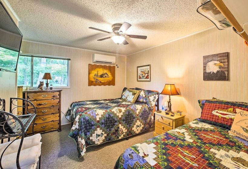 Cozy Waterfront Cottage W/ Deck On White River!