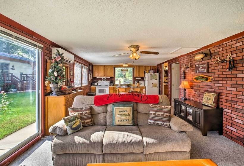 Cozy Waterfront Cottage W/ Deck On White River!