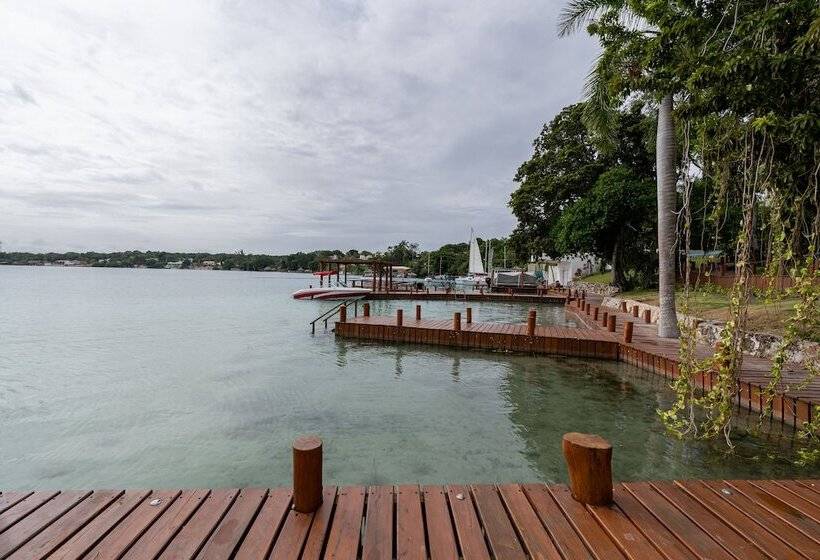 Cristalino Lagoon Front Hotel, Restaurant & Spa