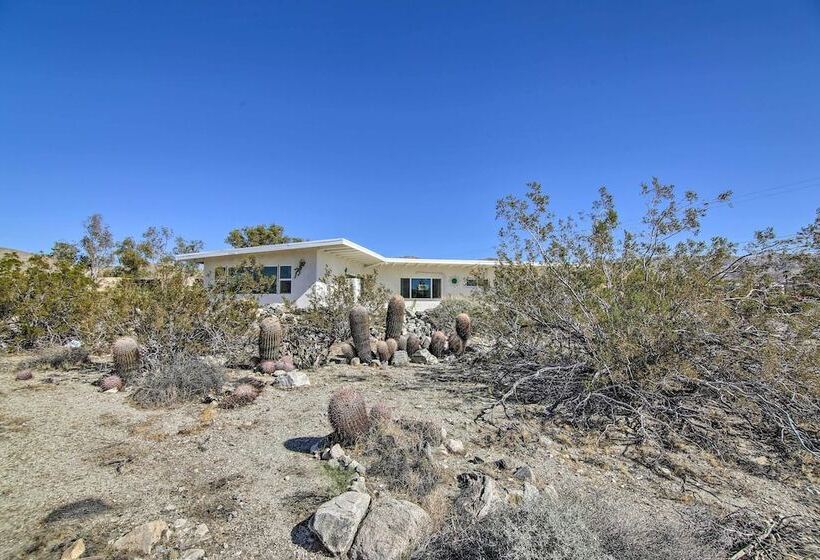 Eccentric Desert Hot Springs Home W/ Patio, Views