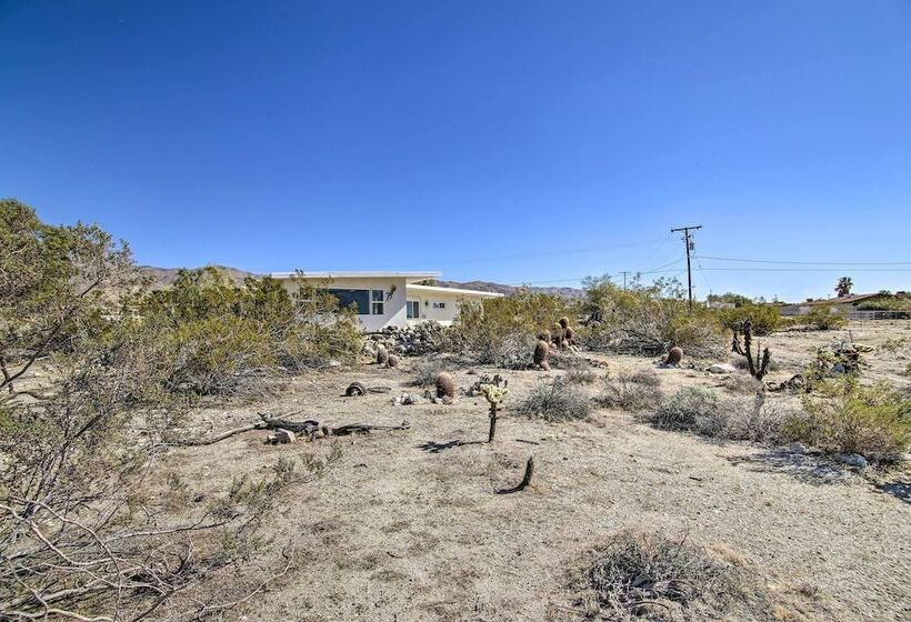 Eccentric Desert Hot Springs Home W/ Patio, Views