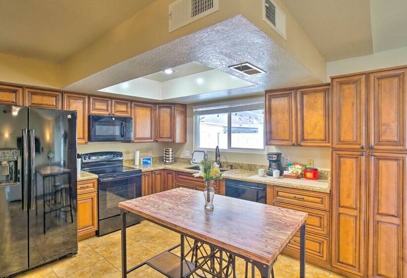 Gilbert Gem W/ Patio ~ Near Golf & Entertainment