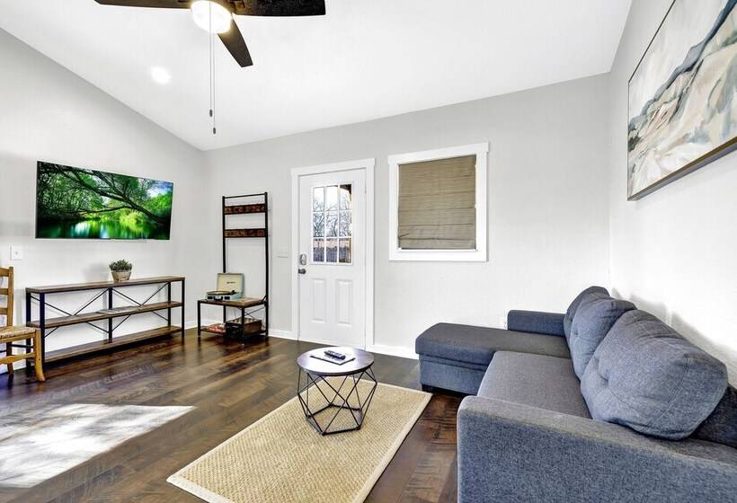 Olive St. Ranch Dolly S House