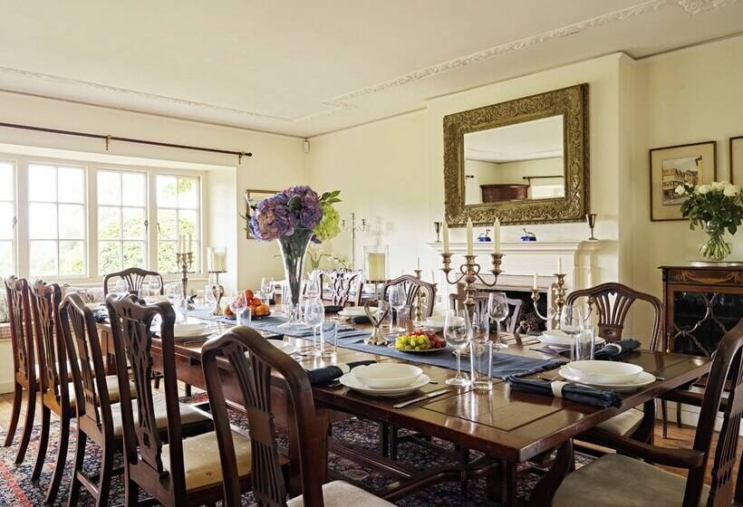 Drakestone House Manor With Breathtaking Cotswolds Views