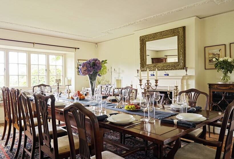 Drakestone House Manor With Breathtaking Cotswolds Views