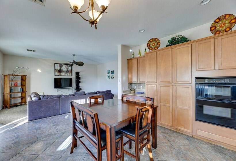 Chandler Oasis W/ Pool, Fire Pit, & Grill!