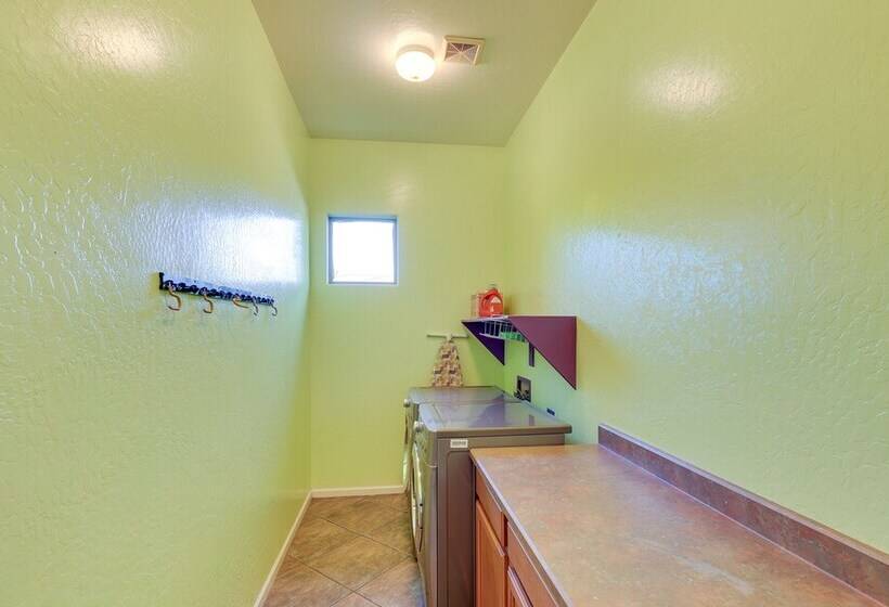 Chandler Oasis W/ Pool, Fire Pit, & Grill!