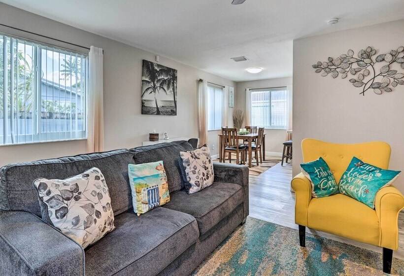 Gated Southern Miami Home: 22 Mi To Downtown!