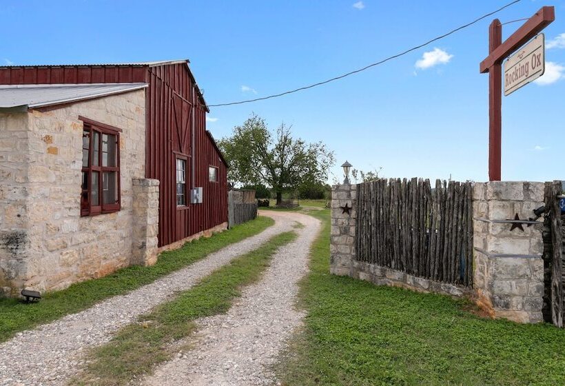 Gorgeous Barn Cabin 10min From Main St!