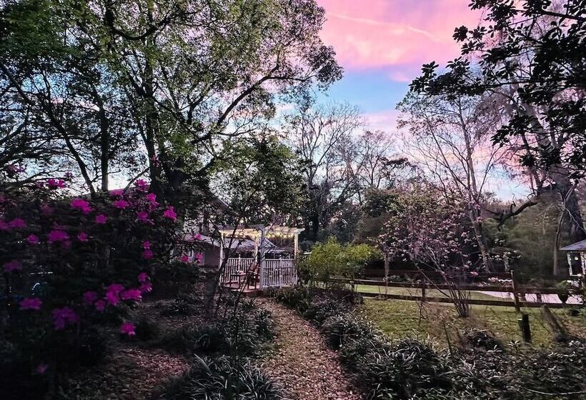 Grady House Bed & Breakfast