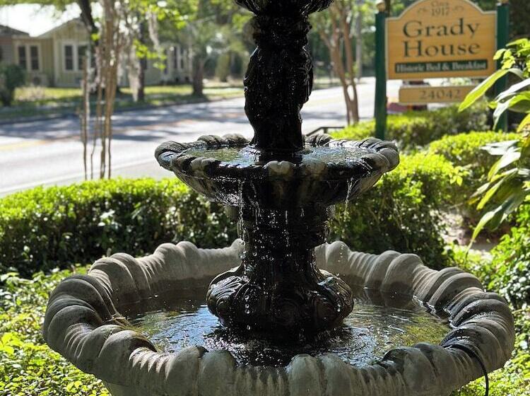 Grady House Bed & Breakfast