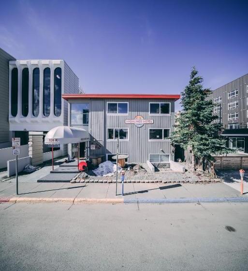 Highliner Hotel  King Suite 312 With City View Hotel Room
