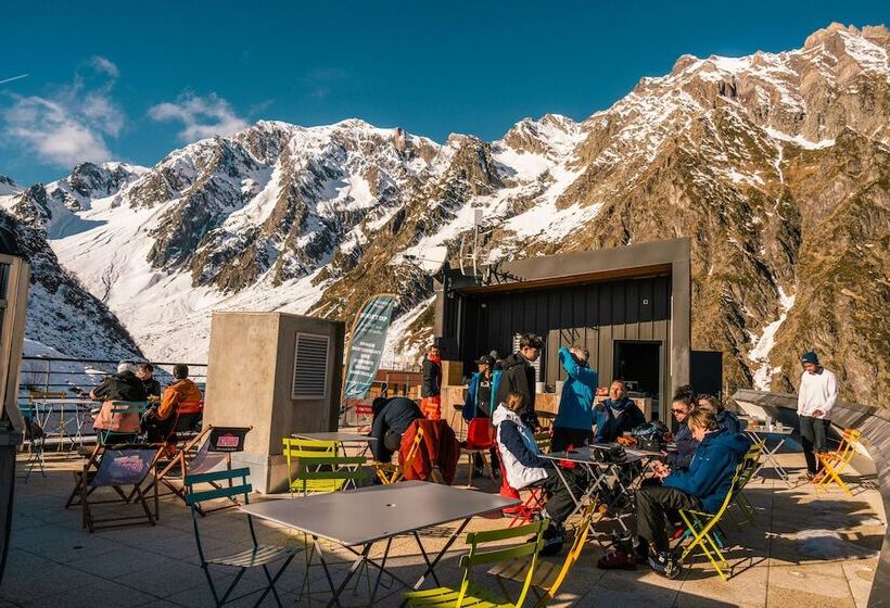 客栈  Auberge De Piau