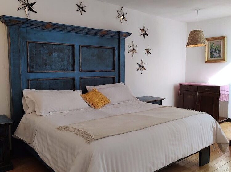 فندق فئة نجمة واحدة Posada Colibrí