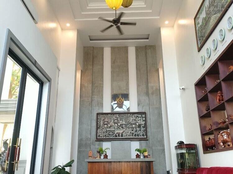 בית מלון כפרי Ang Damnak Samrith Boutique