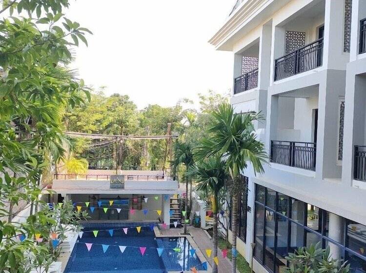 בית מלון כפרי Ang Damnak Samrith Boutique