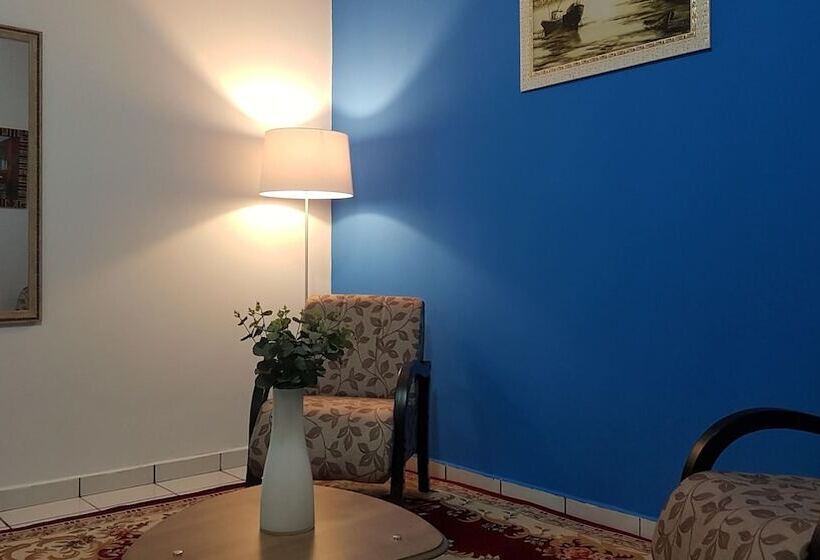 Отель B & A Suites Inn