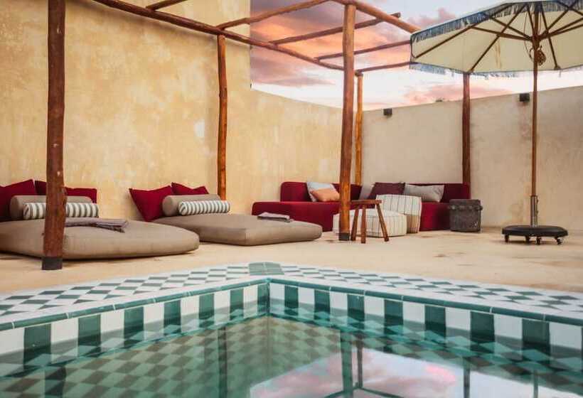 ホテル Bacalari   Adults Only