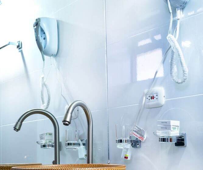 هتل Cordillera De Los Andes