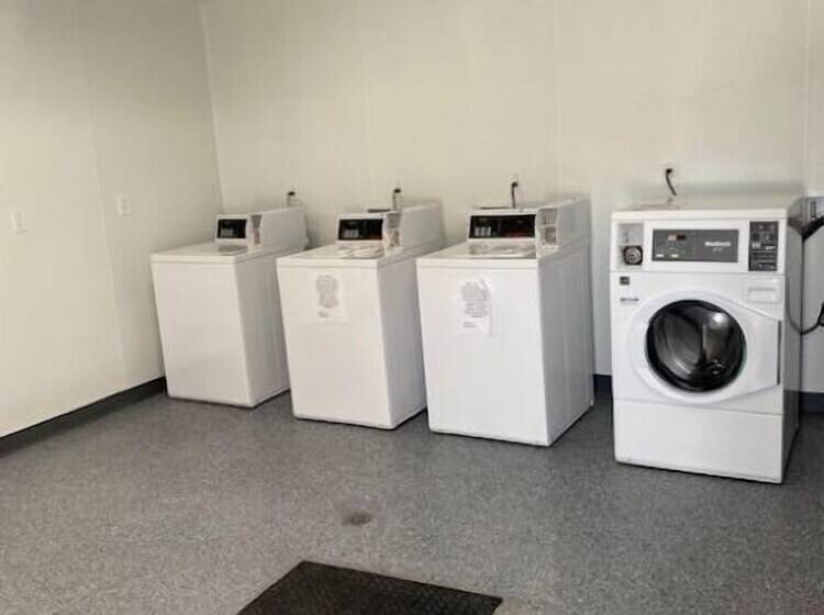 ホテル Efficiency Lodge   Columbus Ga