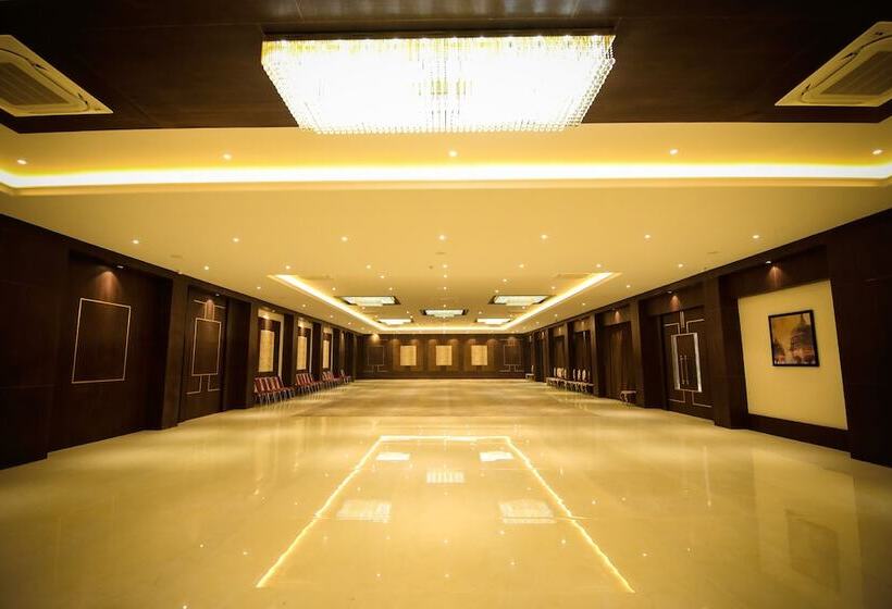 בית מלון כפרי Enrise By Sayaji Rewa