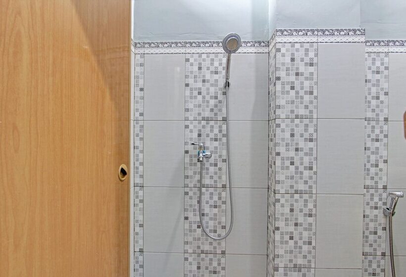 Отель Fariza House Syariah By Oyo