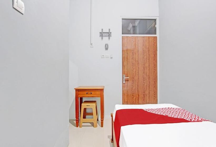 Отель Fariza House Syariah By Oyo