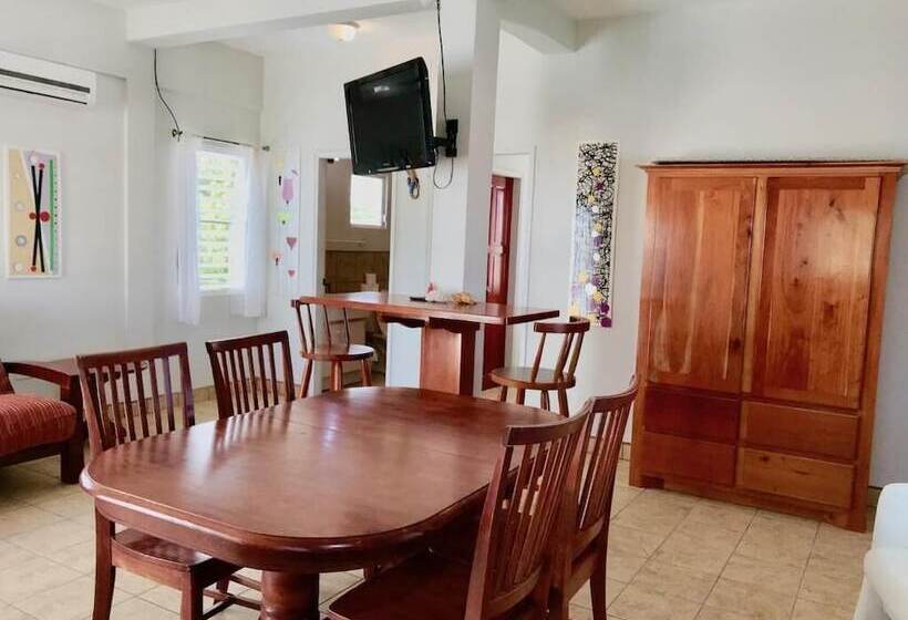 בית מלון כפרי Seremei Villas