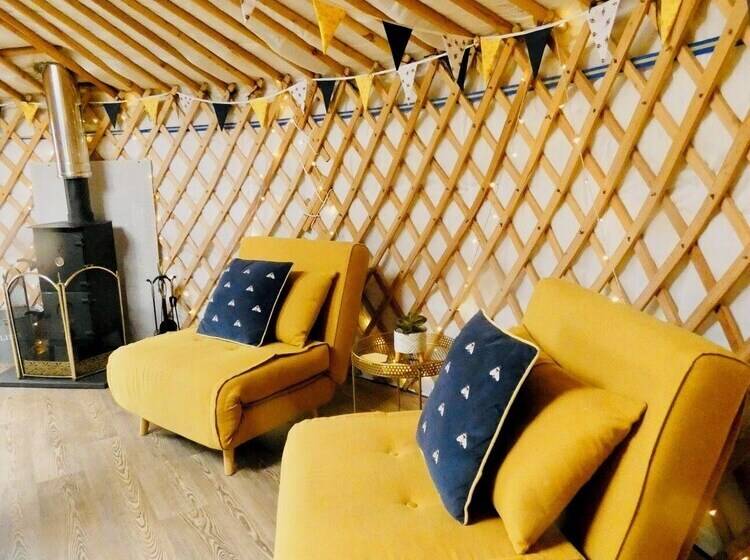 فندق Glamp And Tipple