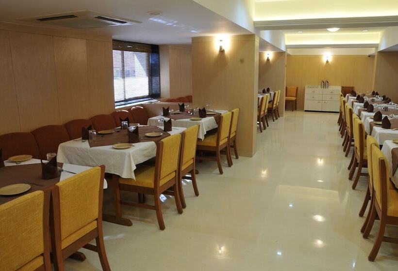 فندق Goradia Shirdi