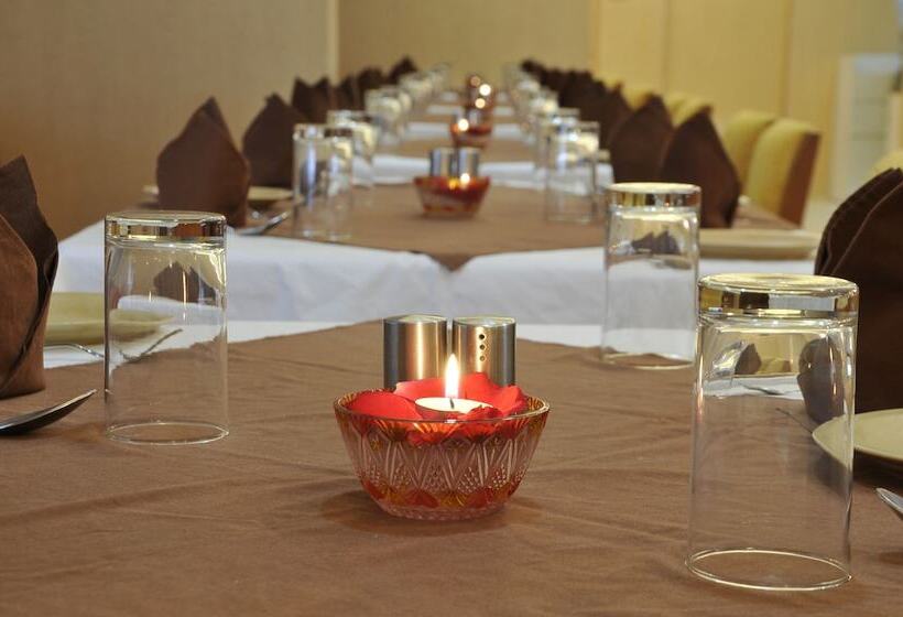 فندق Goradia Shirdi