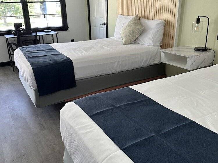 فندق Harborside Suites