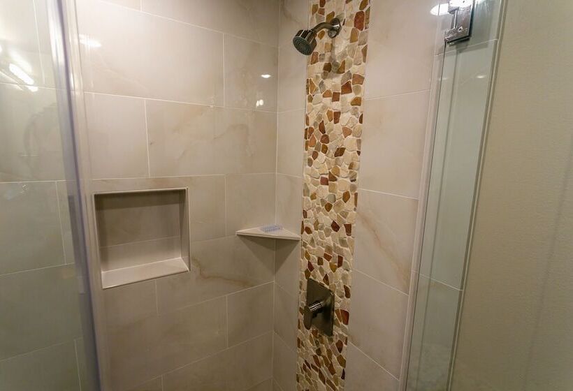 فندق Hilo Beach House Inn