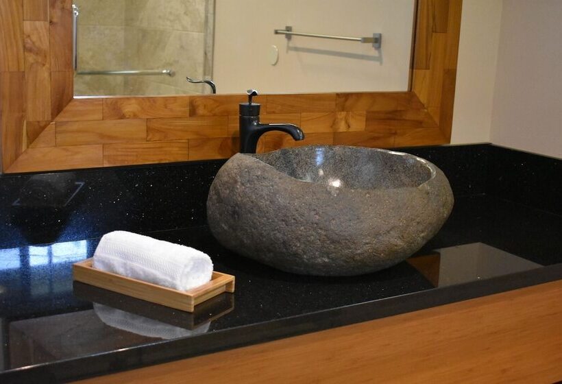 فندق Hilo Beach House Inn