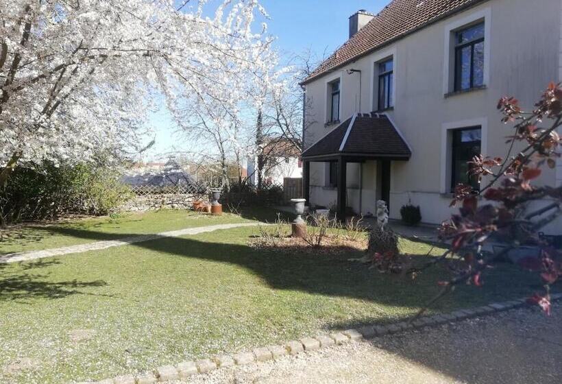 Отель Hôtellerie Des Jardiniers Gourmands