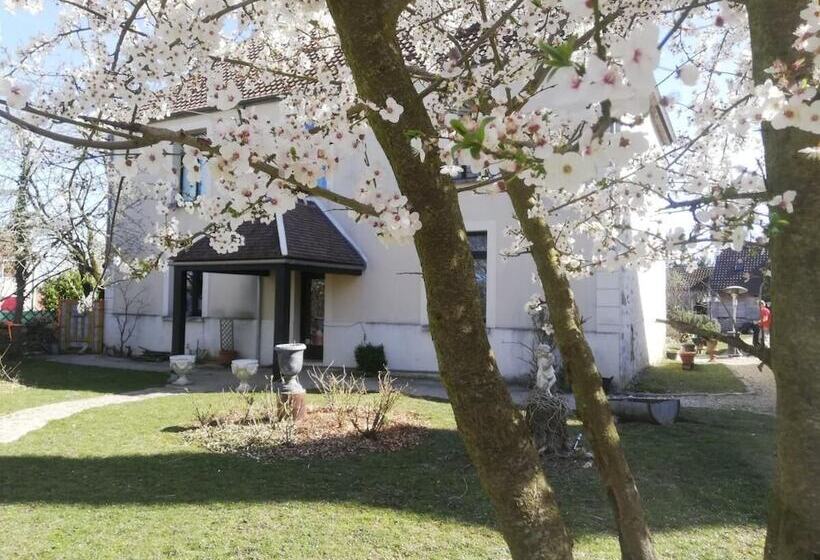 Отель Hôtellerie Des Jardiniers Gourmands