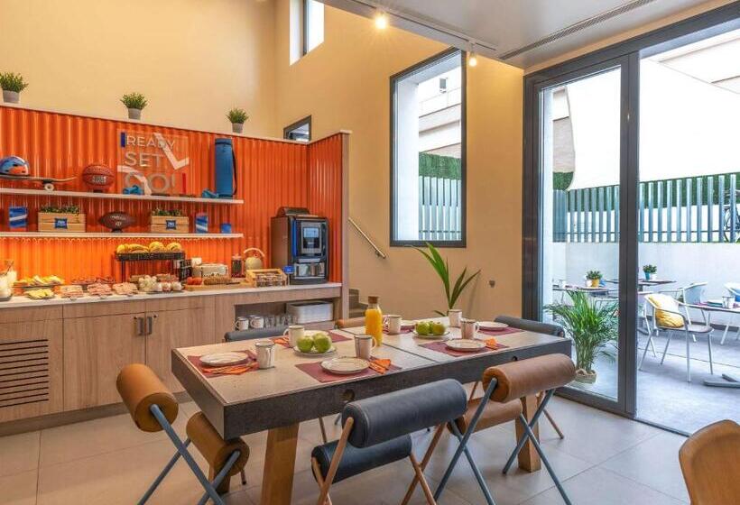 فندق Ibis Budget Valencia Centro Puerto