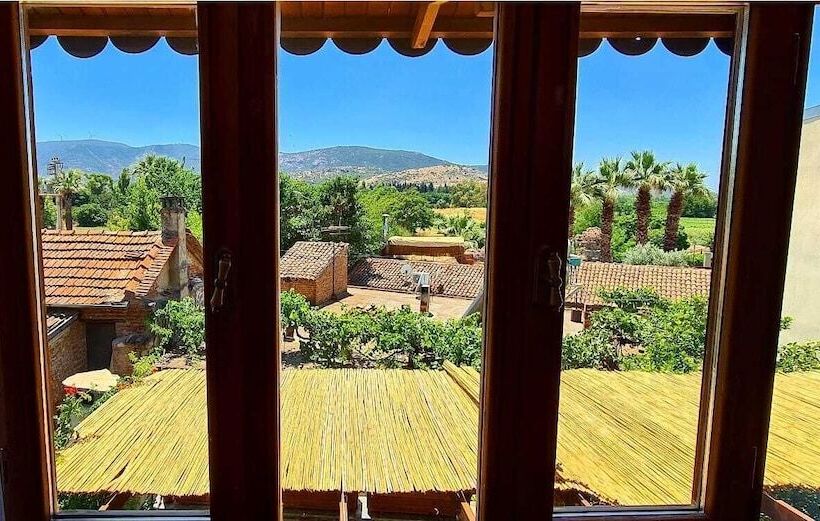 In Ephesus Hotel And Art Galery