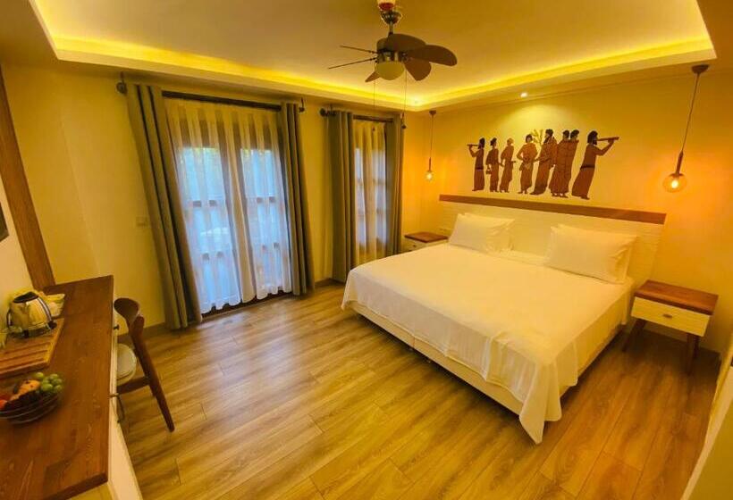 In Ephesus Hotel And Art Galery