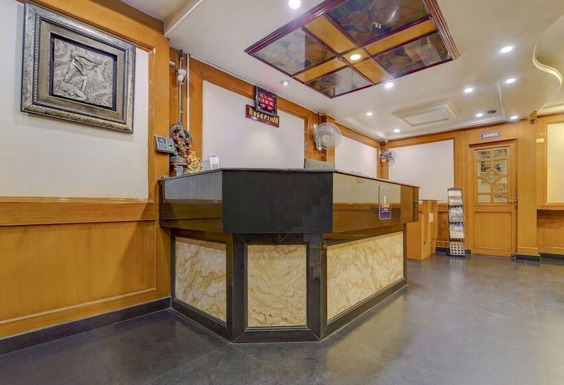 Itsy Hotels Coastal Grand Sathyam