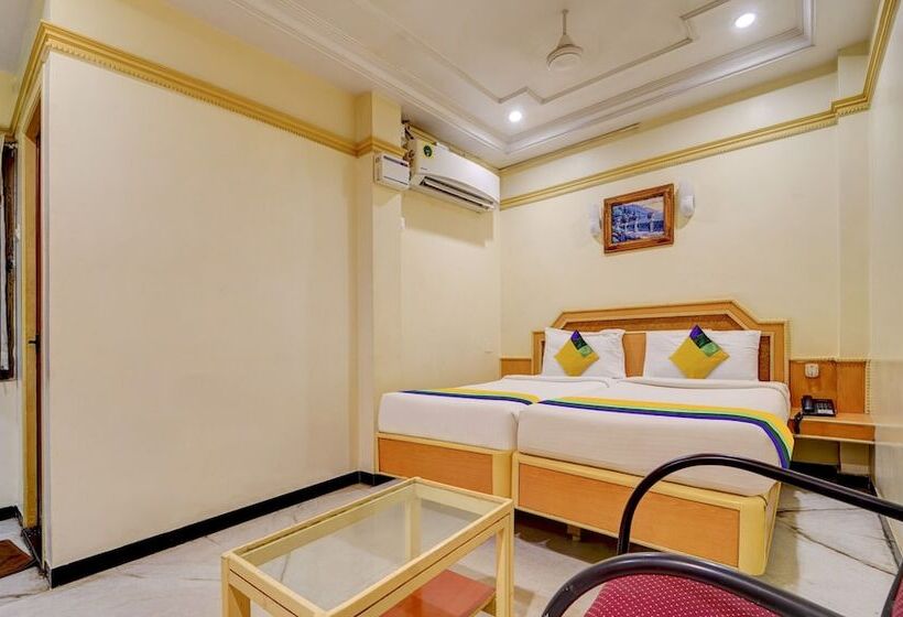 Itsy Hotels Coastal Grand Sathyam