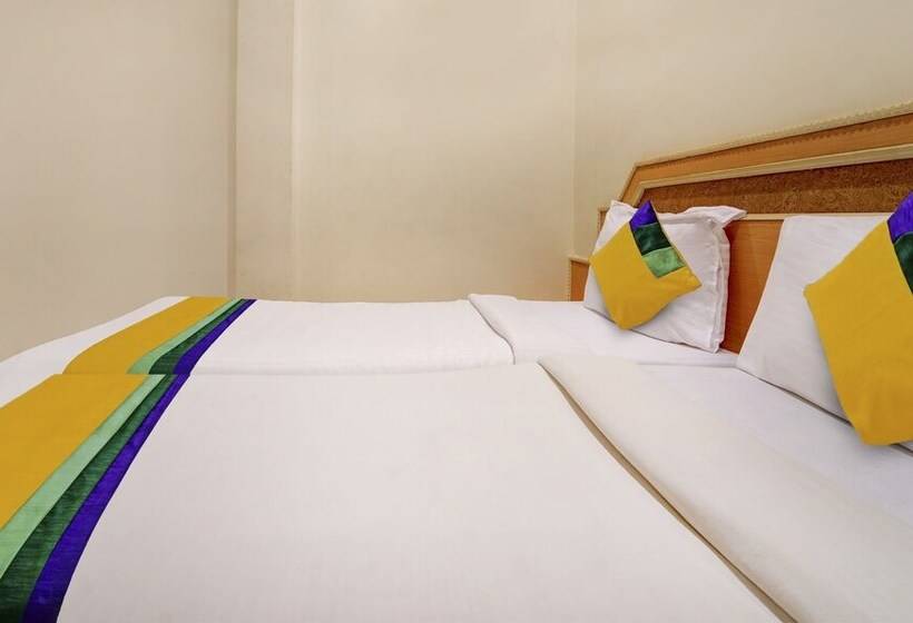 Itsy Hotels Coastal Grand Sathyam