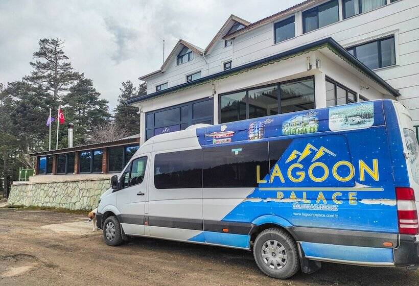 בית מלון כפרי Lagoon Palace