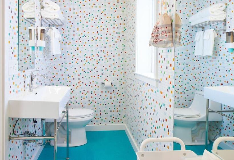 Little Mod Hotel At The University