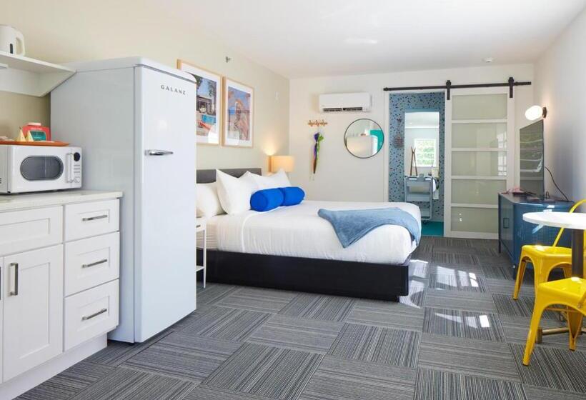 Little Mod Hotel At The University