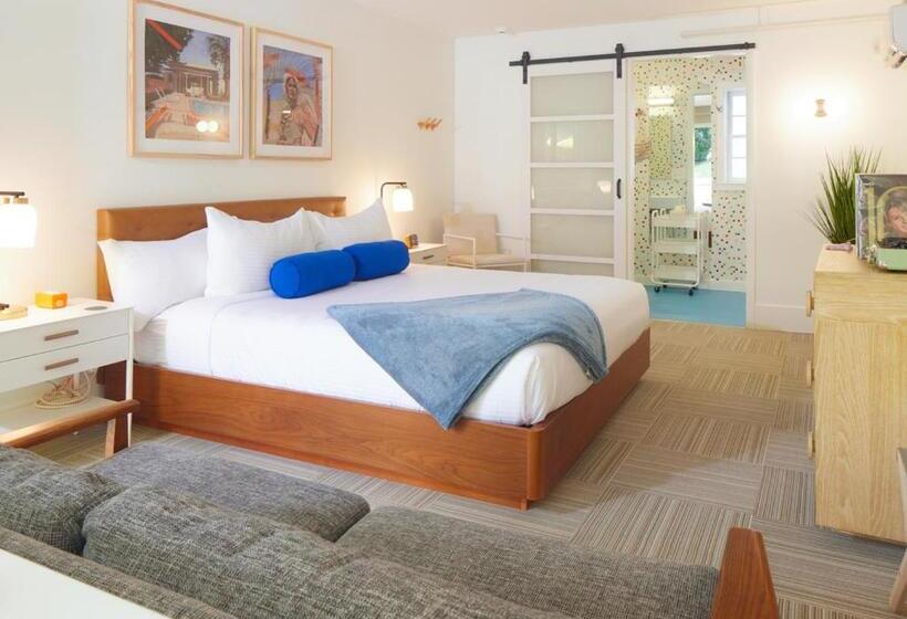 Little Mod Hotel At The University