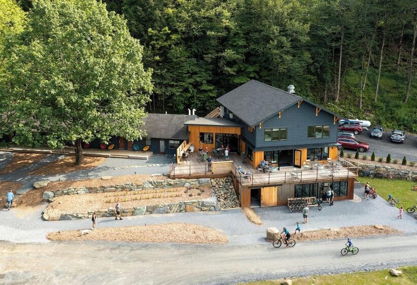 فندق Madbush Falls