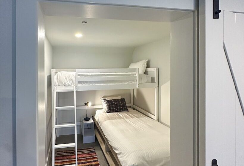 فندق Madbush Falls